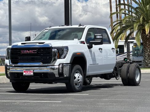 New 2026 GMC Sierra 3500 Pro w/ Convenience Package AWD/4WD image 8