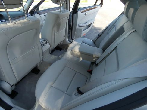 Used 2016 Mercedes-Benz E 350 Sedan w/ Premium Package image 38