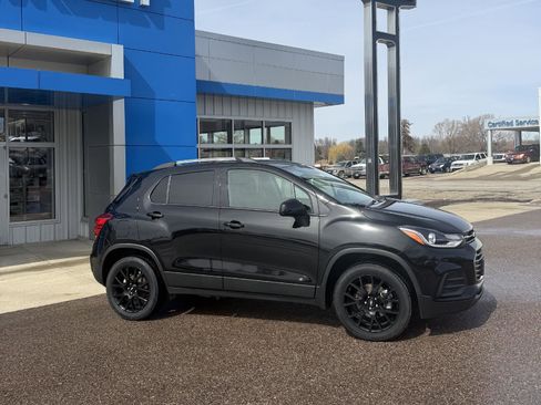Used 2022 Chevrolet Trax LT w/ Driver Confidence Package image 19