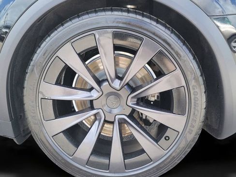 Used 2023 Tesla Model X Standard Range image 22