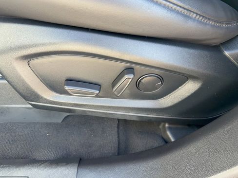 Certified 2022 Ford Explorer XLT w/ Equipment Group 202A image 35