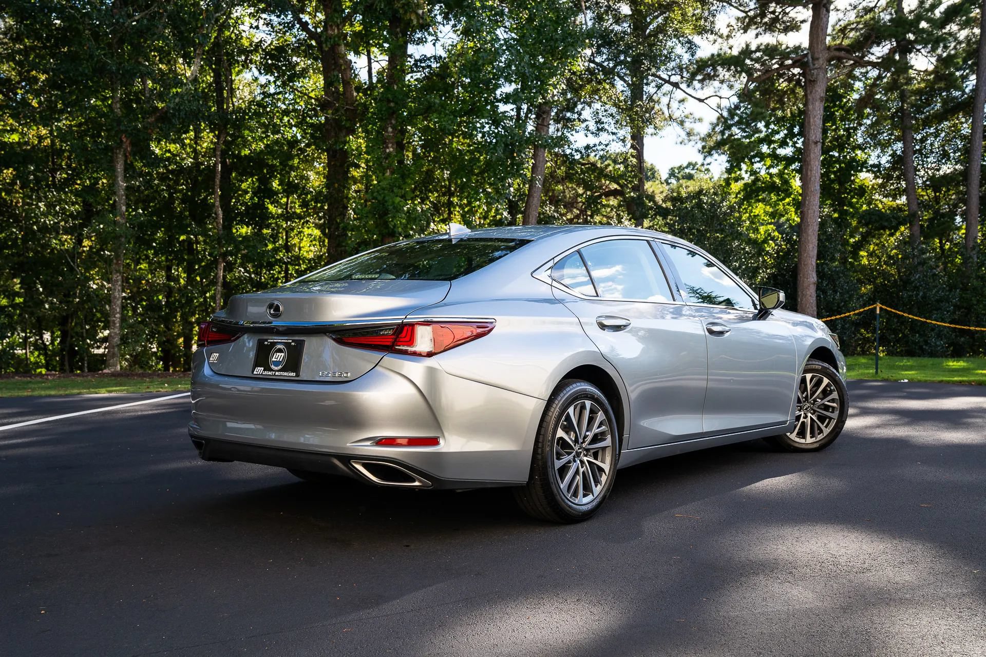 Used 2023 Lexus ES 350 FWD image 2
