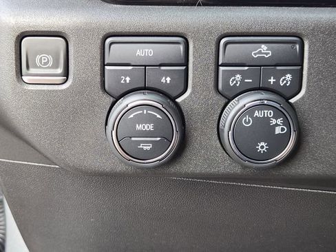Used 2023 Chevrolet Silverado 1500 LT AWD/4WD image 20