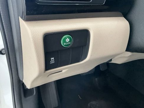 Used 2017 Honda Accord LX image 7