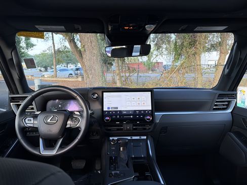 Certified 2024 Lexus GX 550 w/ Cold Area Package AWD/4WD image 34