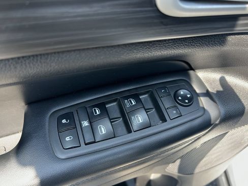 Used 2021 Jeep Grand Cherokee Laredo X RWD image 15