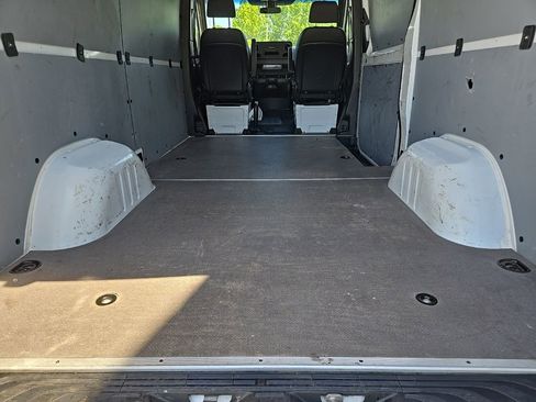 Used 2025 Mercedes-Benz Sprinter 2500 image 75