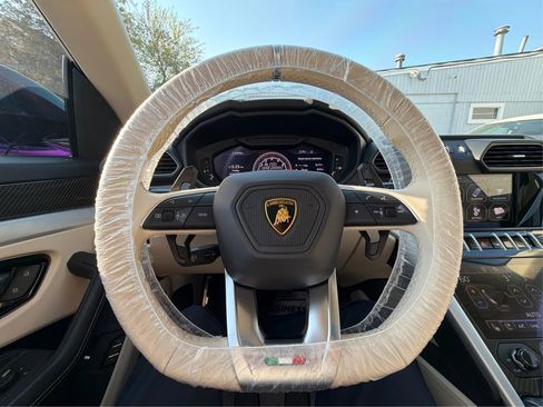 Used 2021 Lamborghini Urus AWD/4WD image 20