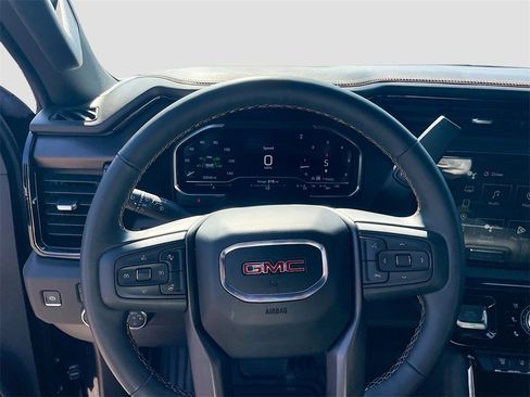 Used 2025 GMC Sierra 2500 AT4 w/ AT4 Premium Plus Package image 14