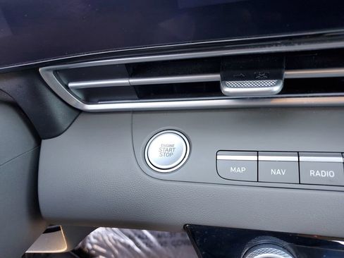 Used 2024 Hyundai Elantra SEL image 30