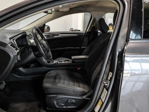 Used 2020 Ford Fusion SE FWD image 6