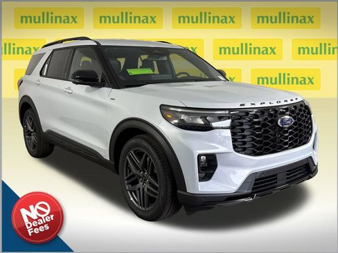 New 2026 Ford Explorer ST-Line w/ ST-Line Street Pack RWD image 1