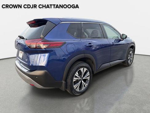 Used 2022 Nissan Rogue SV w/ SV Premium Package image 5