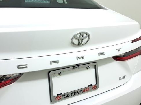 Used 2025 Toyota Camry LE FWD image 9