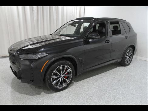 Used 2025 BMW X5 xDrive40i w/ M Sport Package AWD/4WD image 3