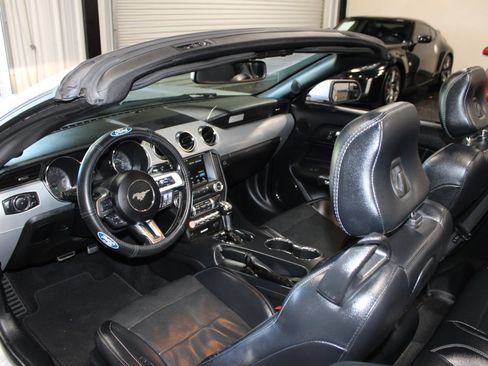 Used 2016 Ford Mustang Premium RWD image 32