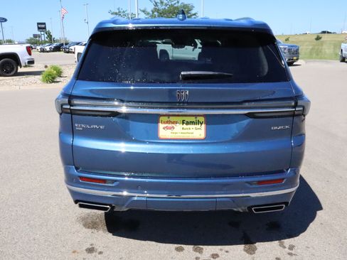 Used 2022 Buick Enclave Avenir w/ Avenir Technology Package AWD/4WD image 6