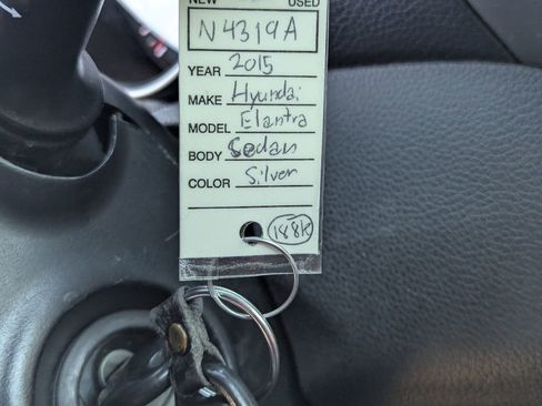 Used 2015 Hyundai Elantra GT FWD image 16