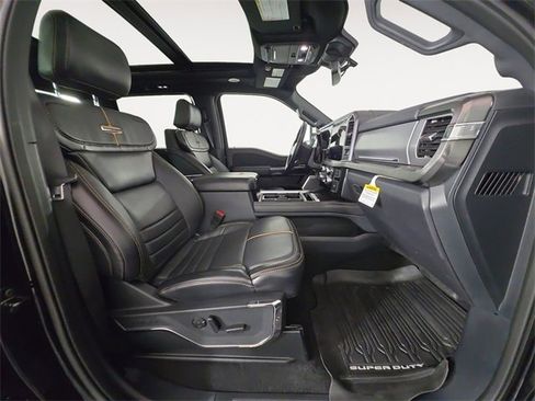 Certified 2024 Ford F350 Platinum w/ Tremor Off-Road Package image 15