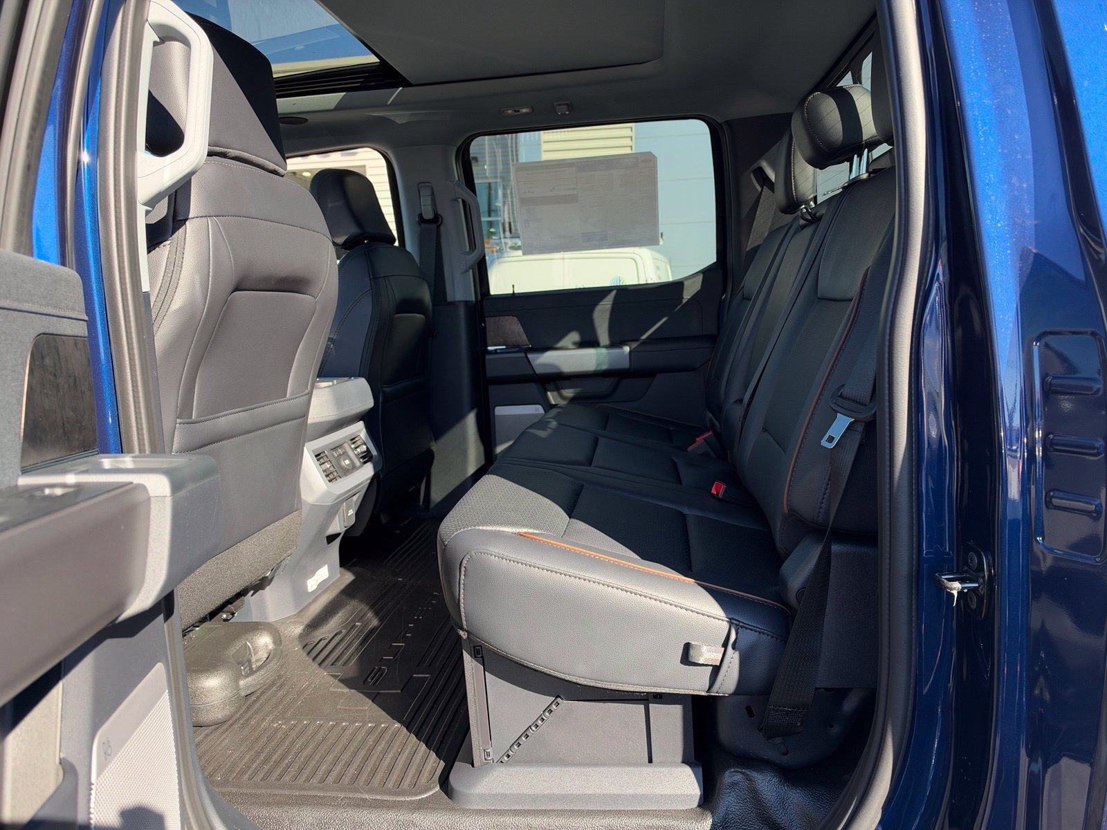 New 2027 Ford F350 Lariat w/ Black Appearance Package AWD/4WD image 15