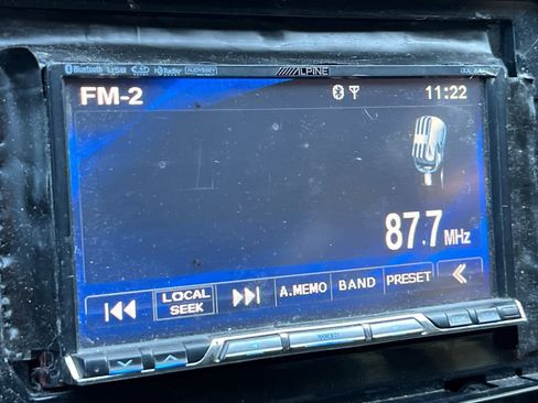 Used 2018 Nissan Rogue Sport S image 19