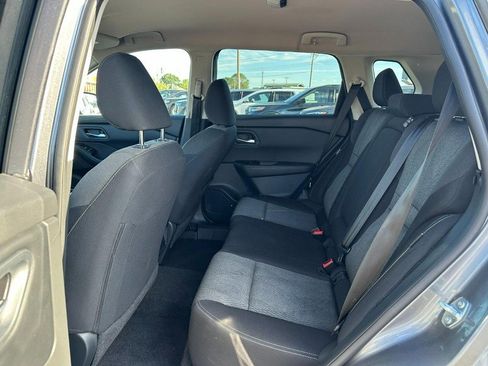 Used 2025 Nissan Rogue SV image 9