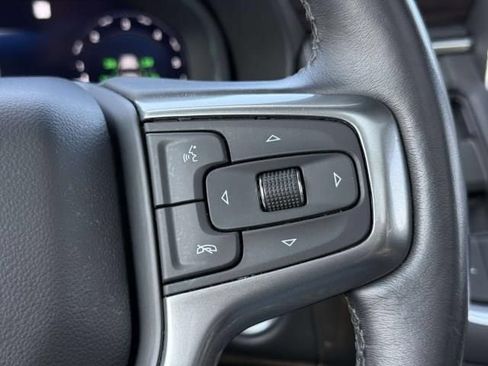Used 2022 Chevrolet Tahoe Z71 w/ Luxury Package AWD/4WD image 25