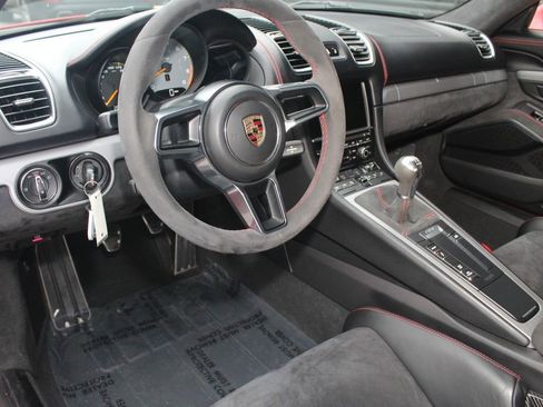 Certified 2016 Porsche Cayman GT4 RWD image 4