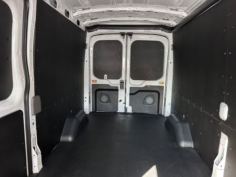 New 2026 Ford Transit 250 148 Medium Roof w/ Load Area Protection Package RWD image 16