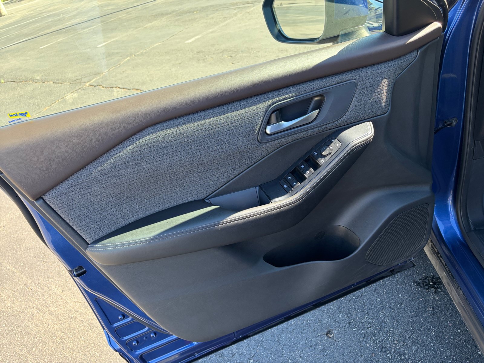 Used 2022 Nissan Rogue SV AWD/4WD image 13