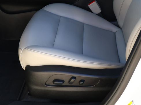 Used 2023 Cadillac XT4 Luxury image 19