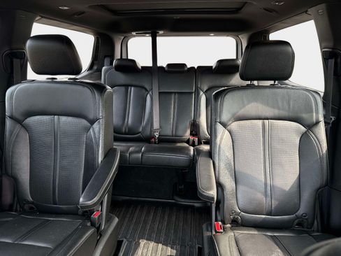 Used 2022 Jeep Wagoneer Series II w/ Premium Group I AWD/4WD image 8