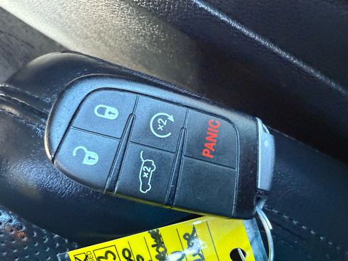 Used 2020 Jeep Grand Cherokee Limited w/ Luxury Group II image 26