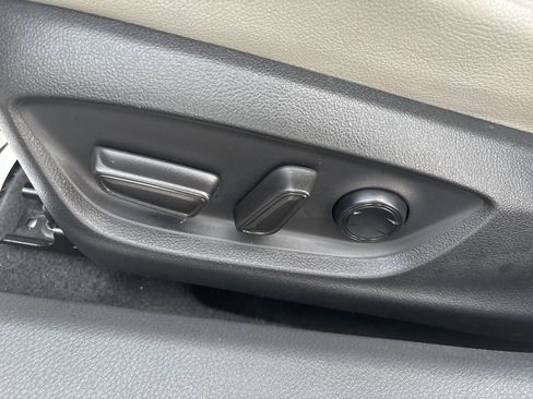 Used 2022 Toyota Camry SE FWD image 25
