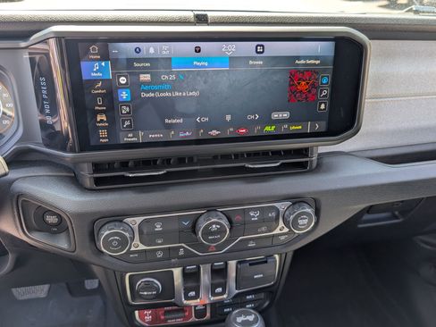 Used 2026 Jeep Wrangler Sport AWD/4WD image 22