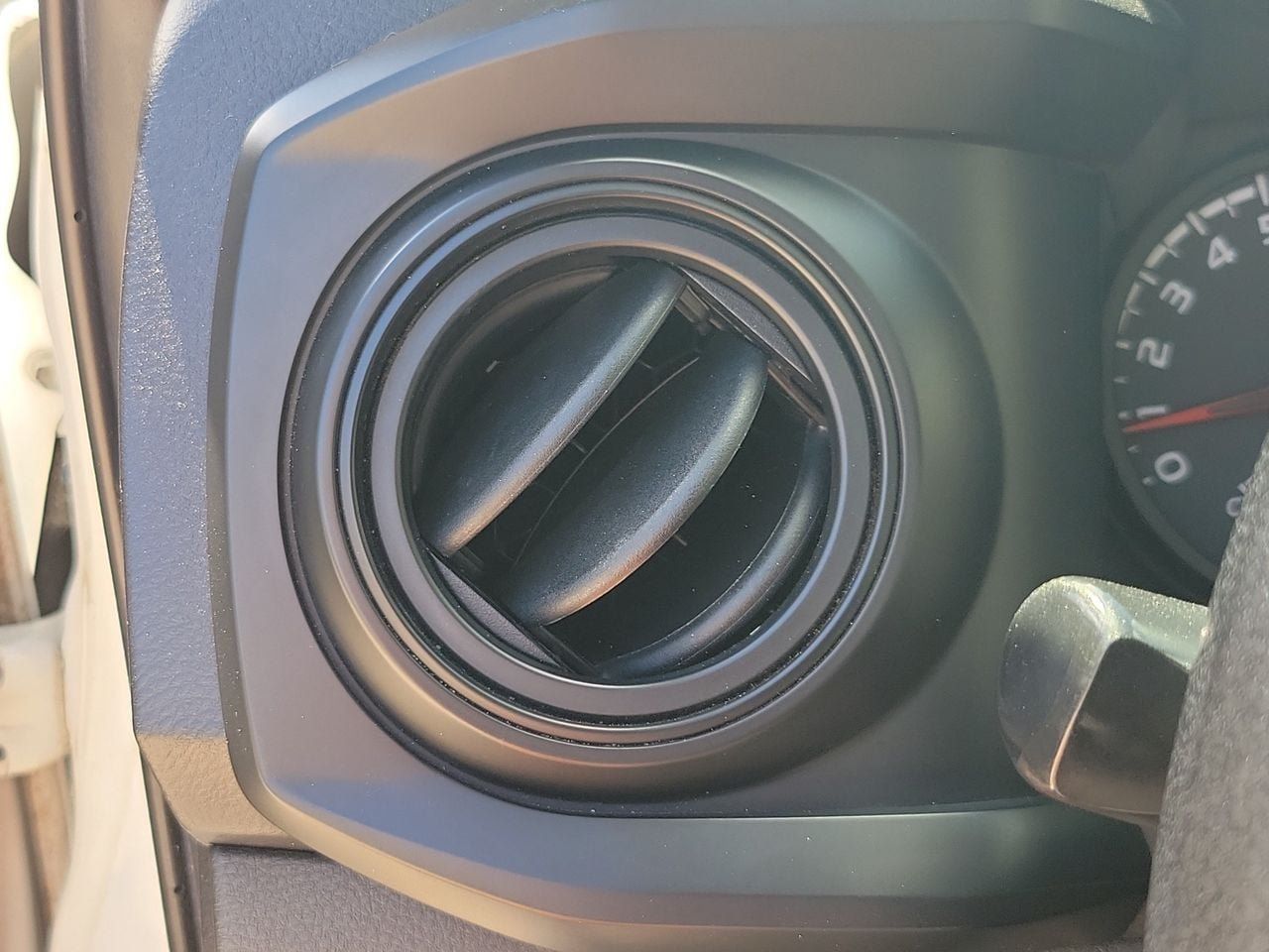 Used 2022 Toyota Tacoma SR RWD image 26