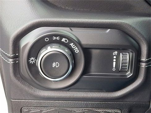 Used 2025 Jeep Wrangler Sahara w/ Safety Group image 24