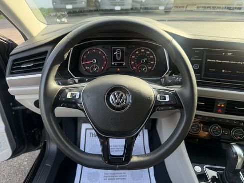 Used 2020 Volkswagen Jetta SE w/ SE Cold Weather Package FWD image 11