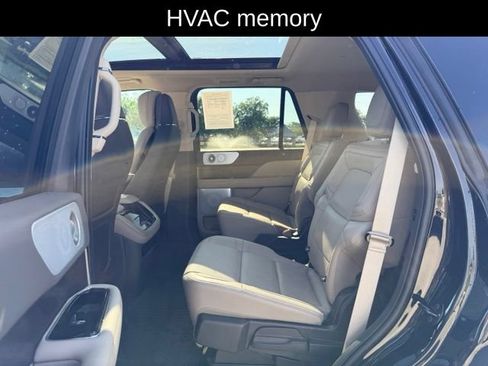 Used 2024 Lincoln Navigator Reserve AWD/4WD image 9