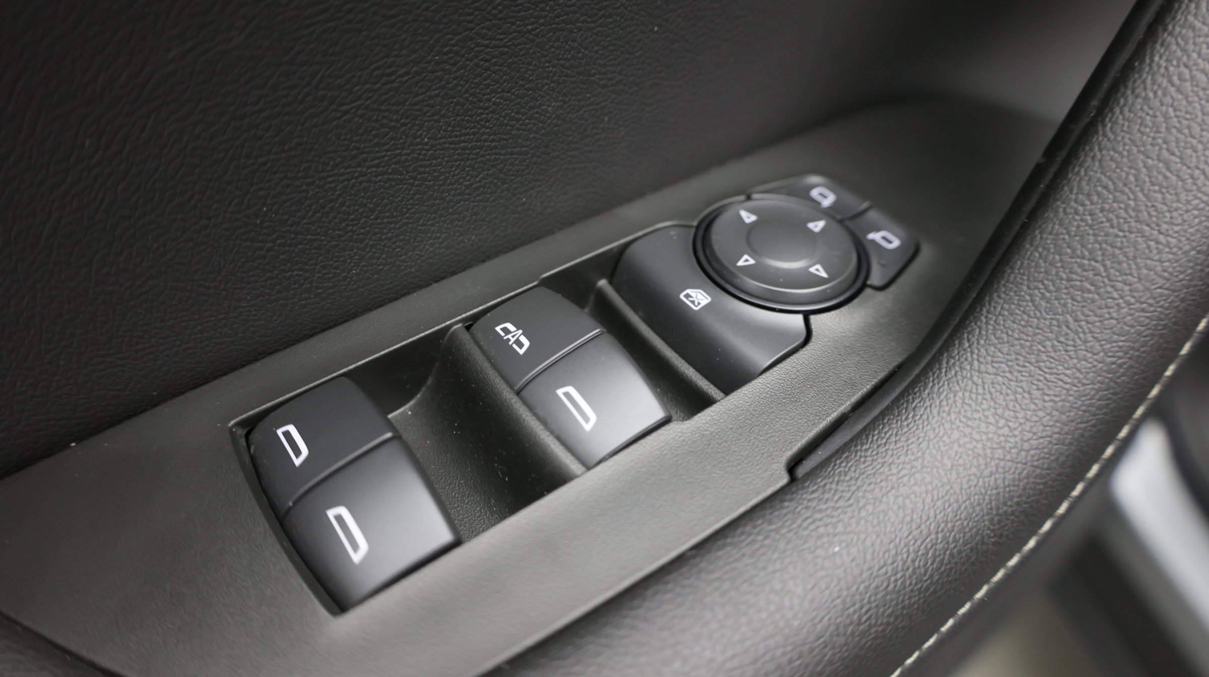 Used 2025 Chevrolet Blazer LT FWD image 14
