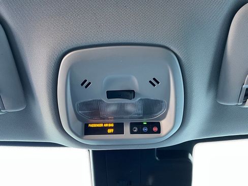 Used 2025 Chevrolet Trax LT image 16