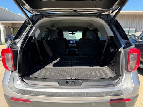 Used 2021 Ford Explorer XLT w/ Equipment Group 202A AWD/4WD image 10