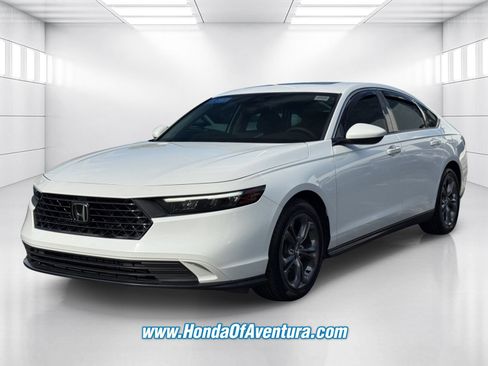 Certified 2023 Honda Accord EX image 3