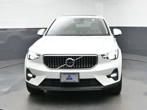 Used 2024 Volvo XC40 B5 Ultimate w/ Climate Package AWD/4WD image 3