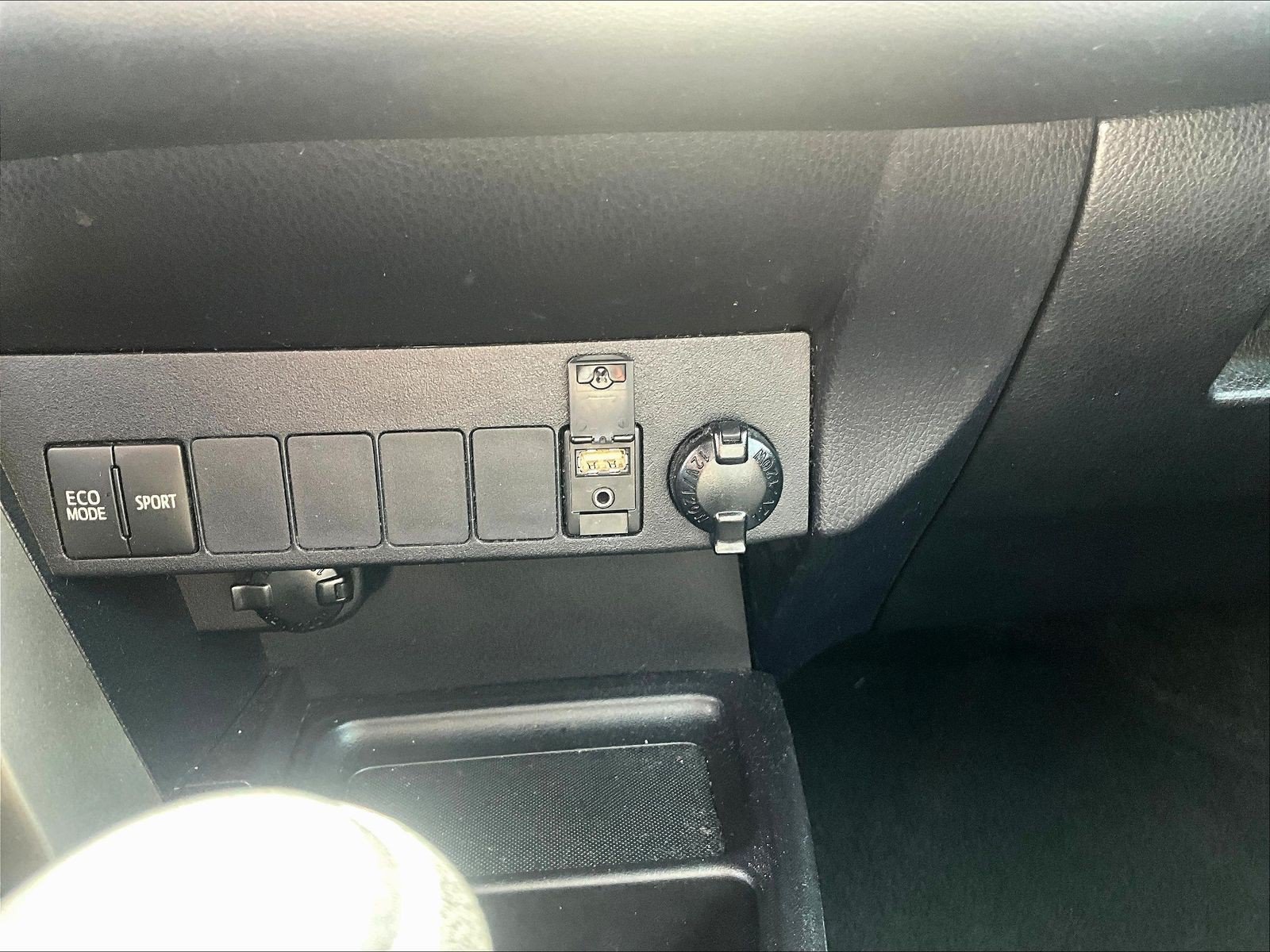 Used 2014 Toyota RAV4 XLE FWD image 15