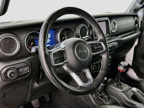 Used 2018 Jeep Wrangler Unlimited Sahara w/ LED Lighting Group AWD/4WD image 18