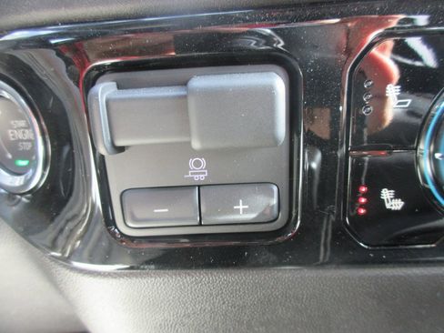 New 2026 GMC Sierra 1500 SLE image 20