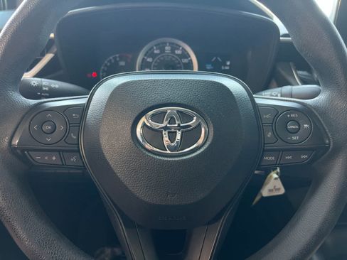 Used 2022 Toyota Corolla LE FWD image 22