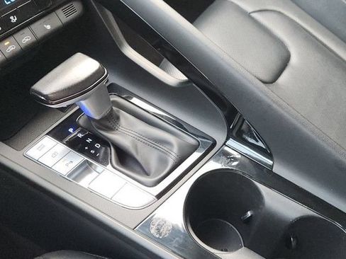 Used 2024 Hyundai Elantra Limited FWD image 18