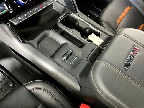 Used 2025 GMC Sierra 2500 AT4 w/ AT4 Premium Plus Package AWD/4WD image 18
